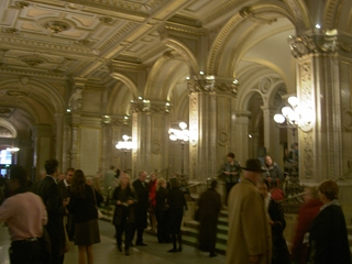ウィーンのオペラ座内部