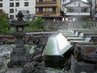 草津温泉の湯畑